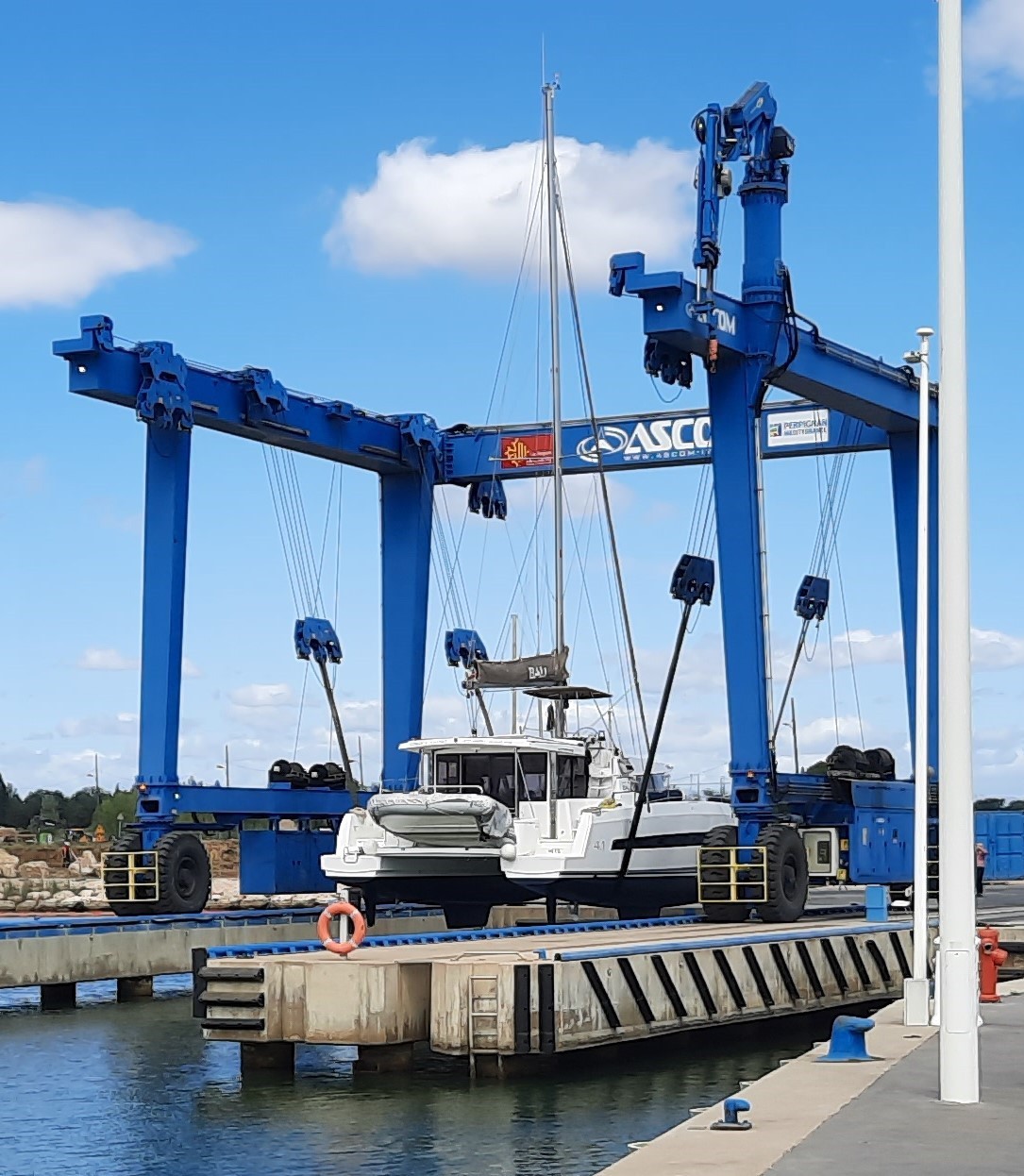 Bali 4 1 crane lift