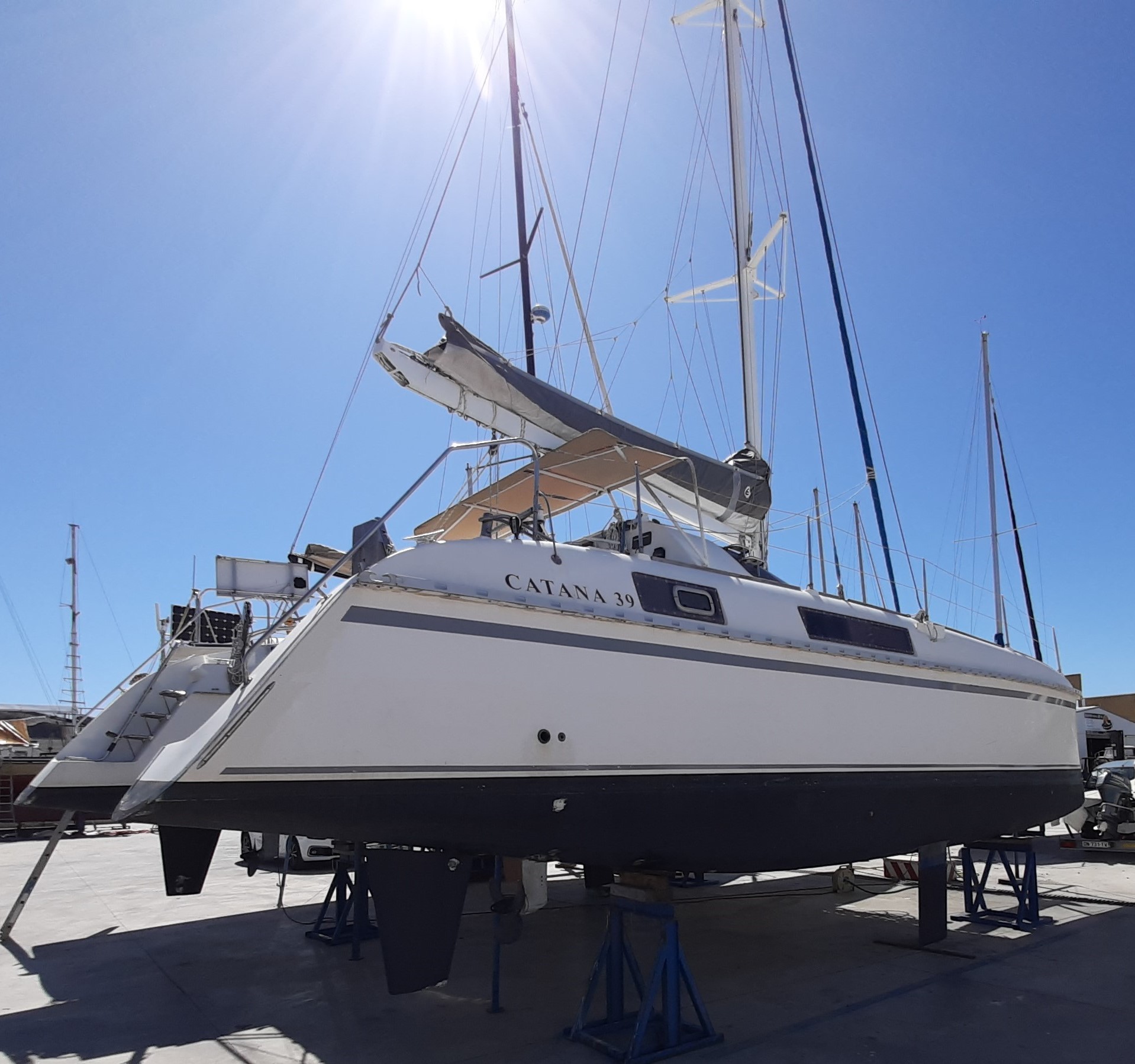 Catana 39