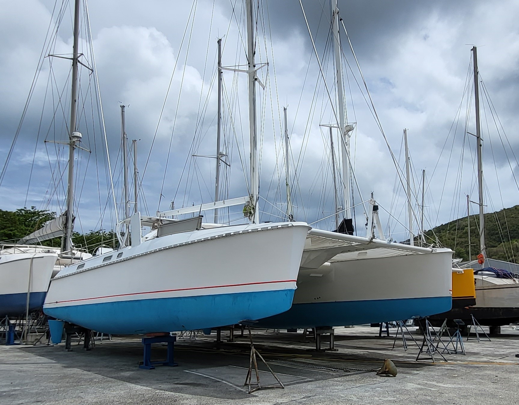 Catana 39