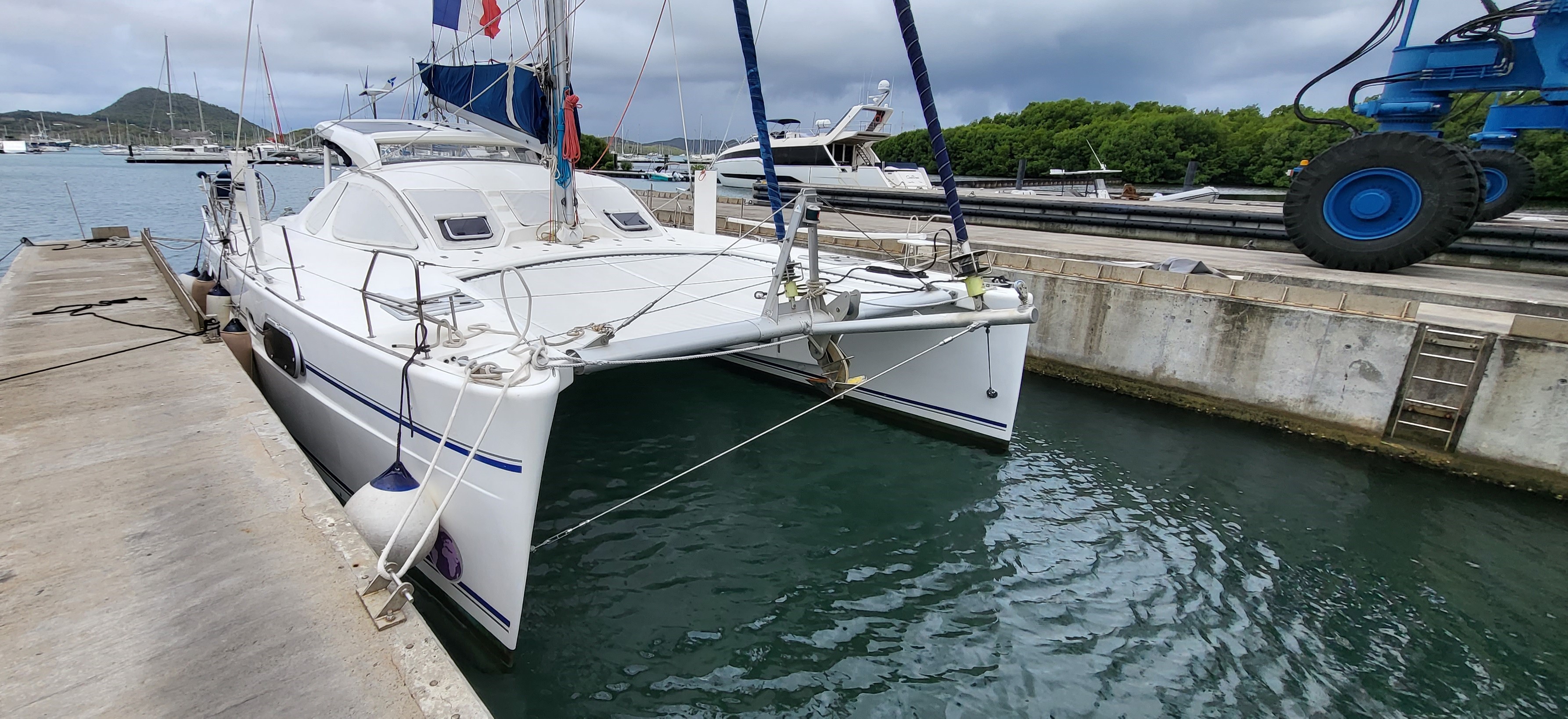 Catana 431