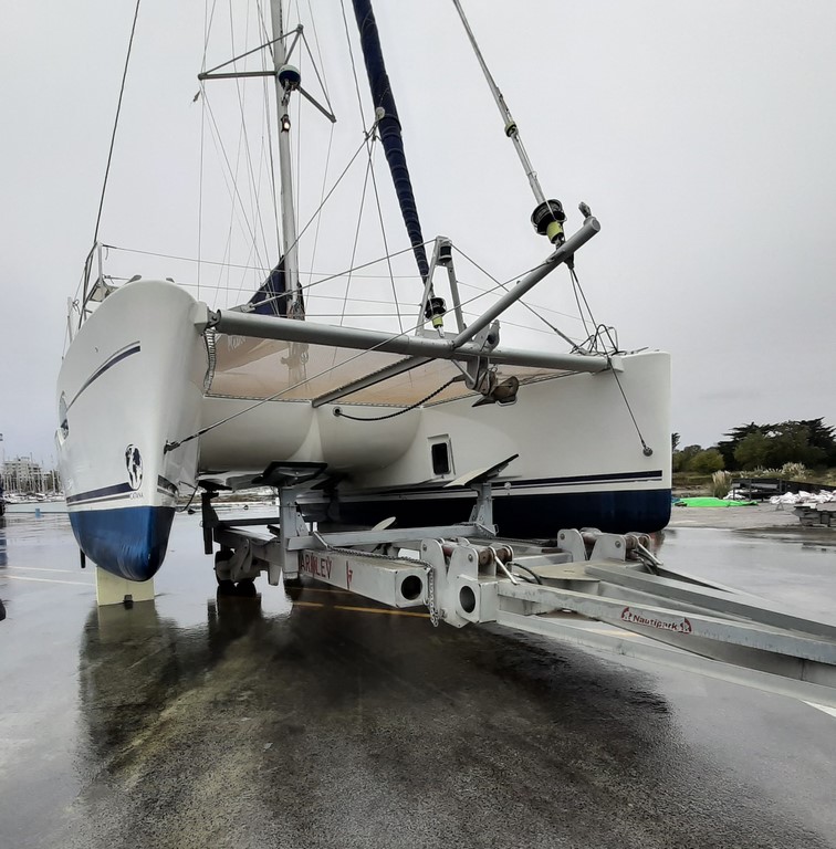 Catana 471 haul out