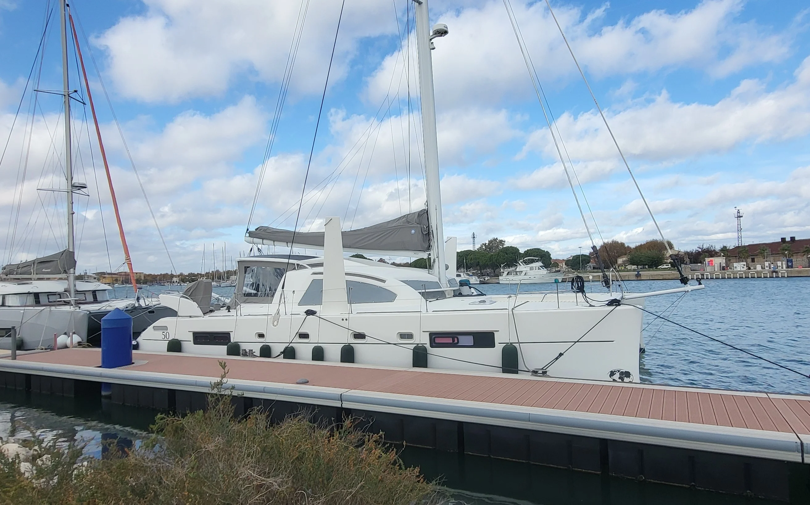 Catana 50