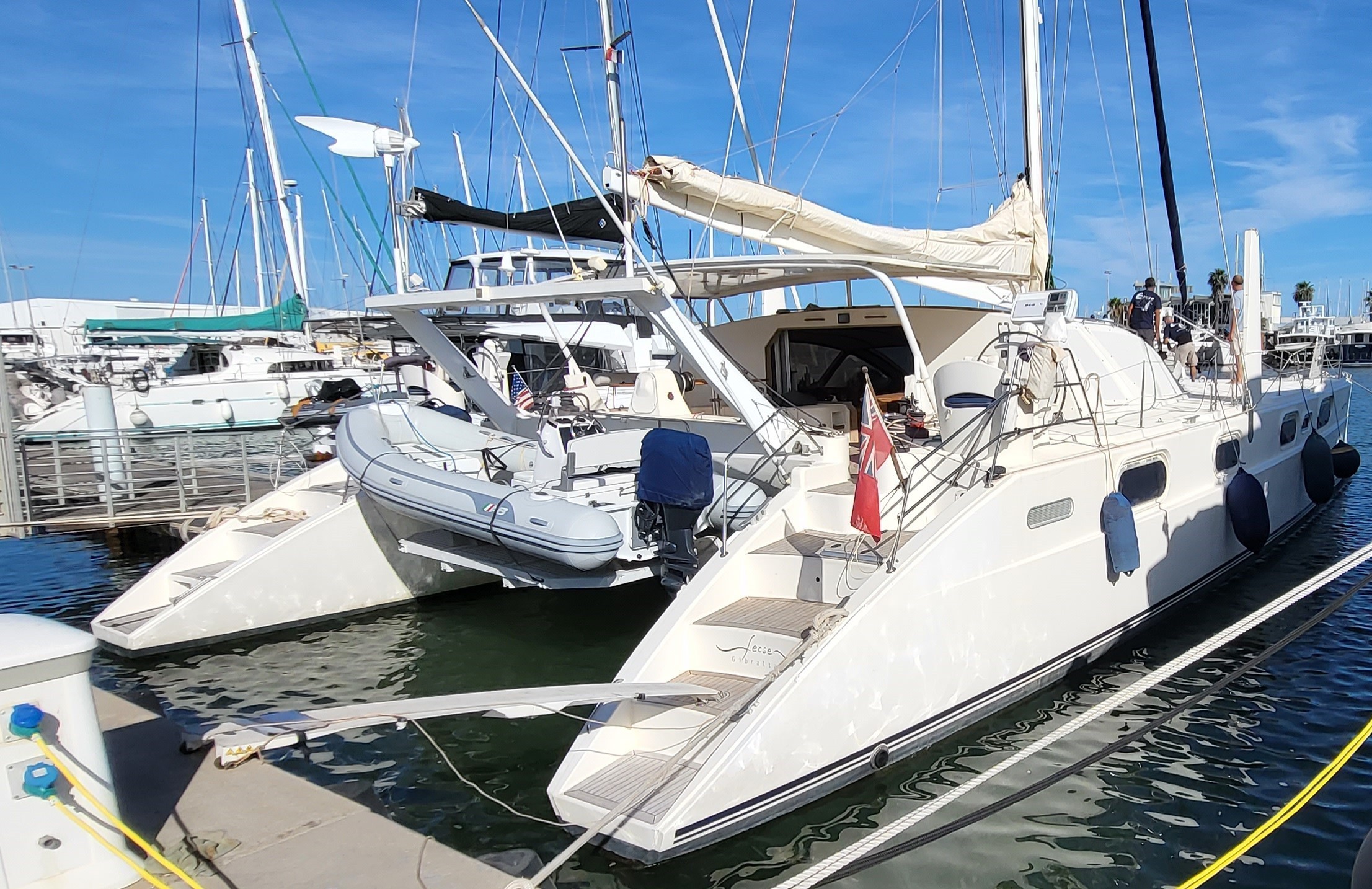 Catana 581