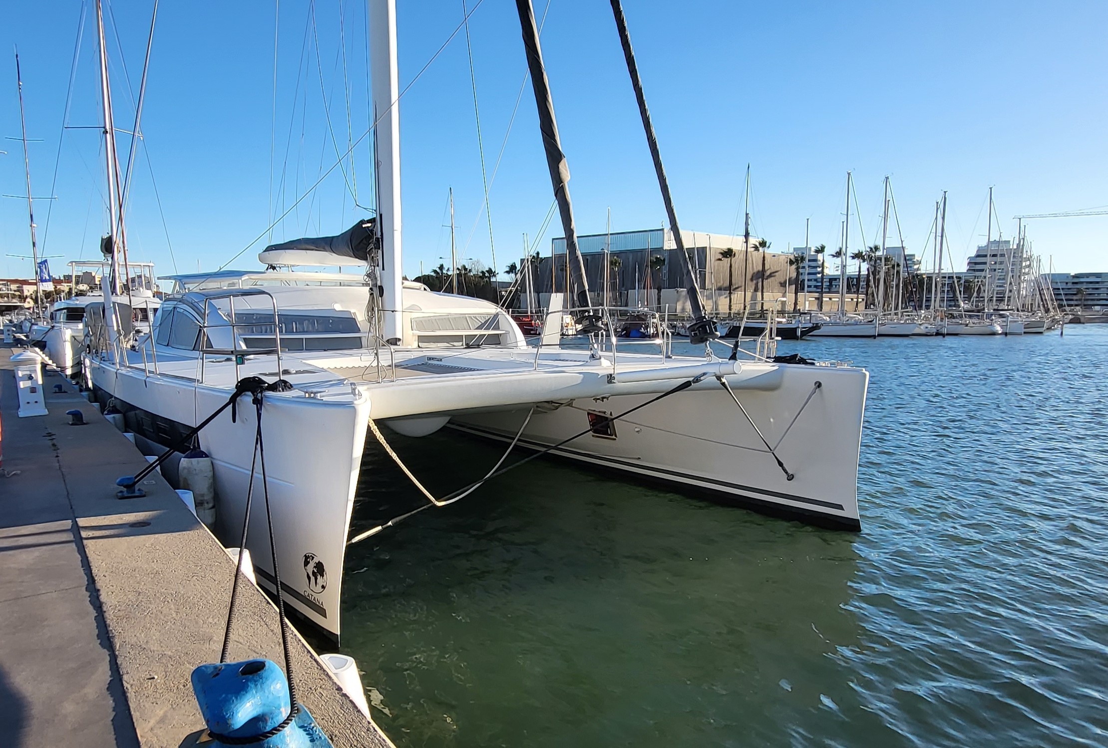 Catana 65