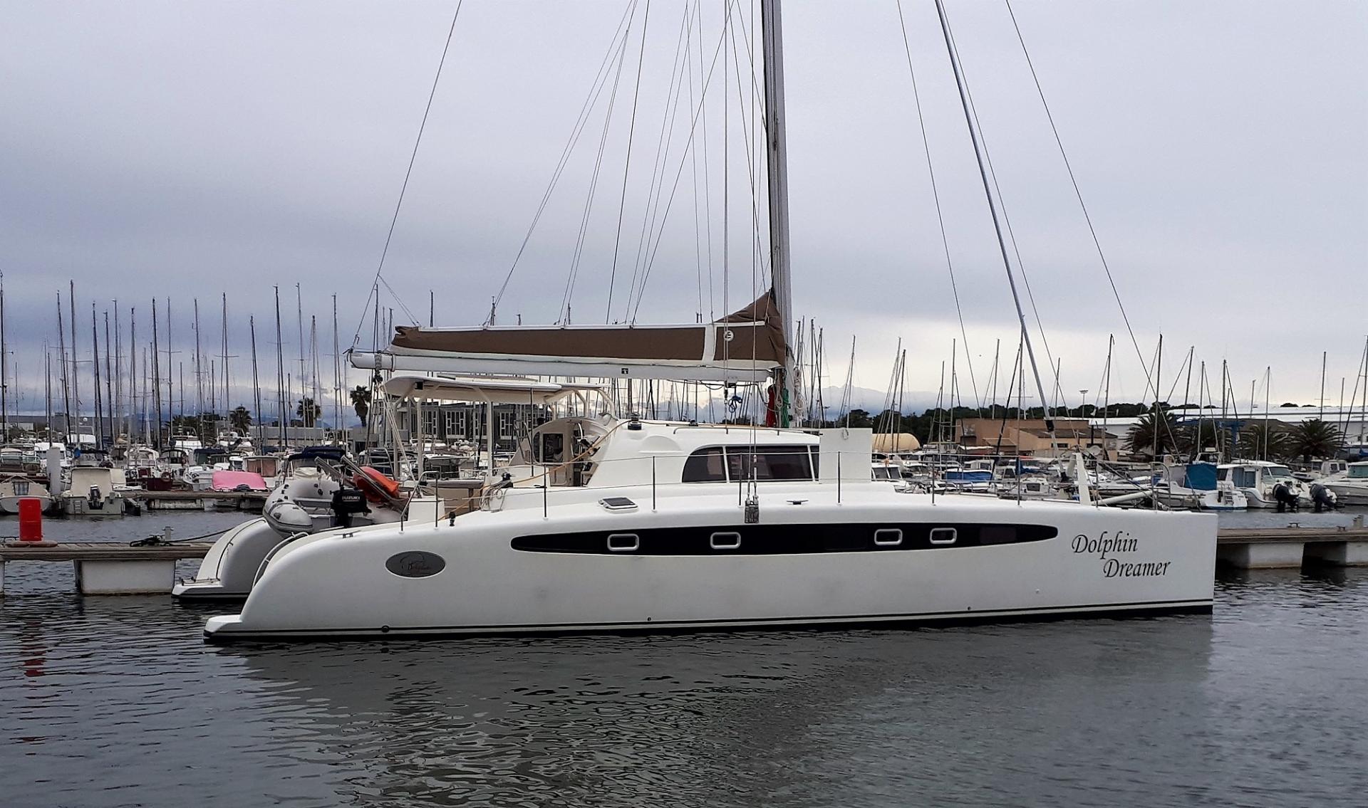 Dolphin 460