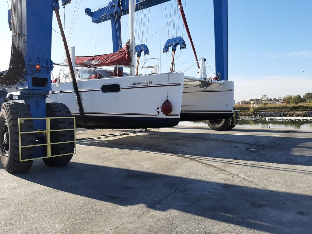 Haul out Catana 471 - Canet en Roussillon