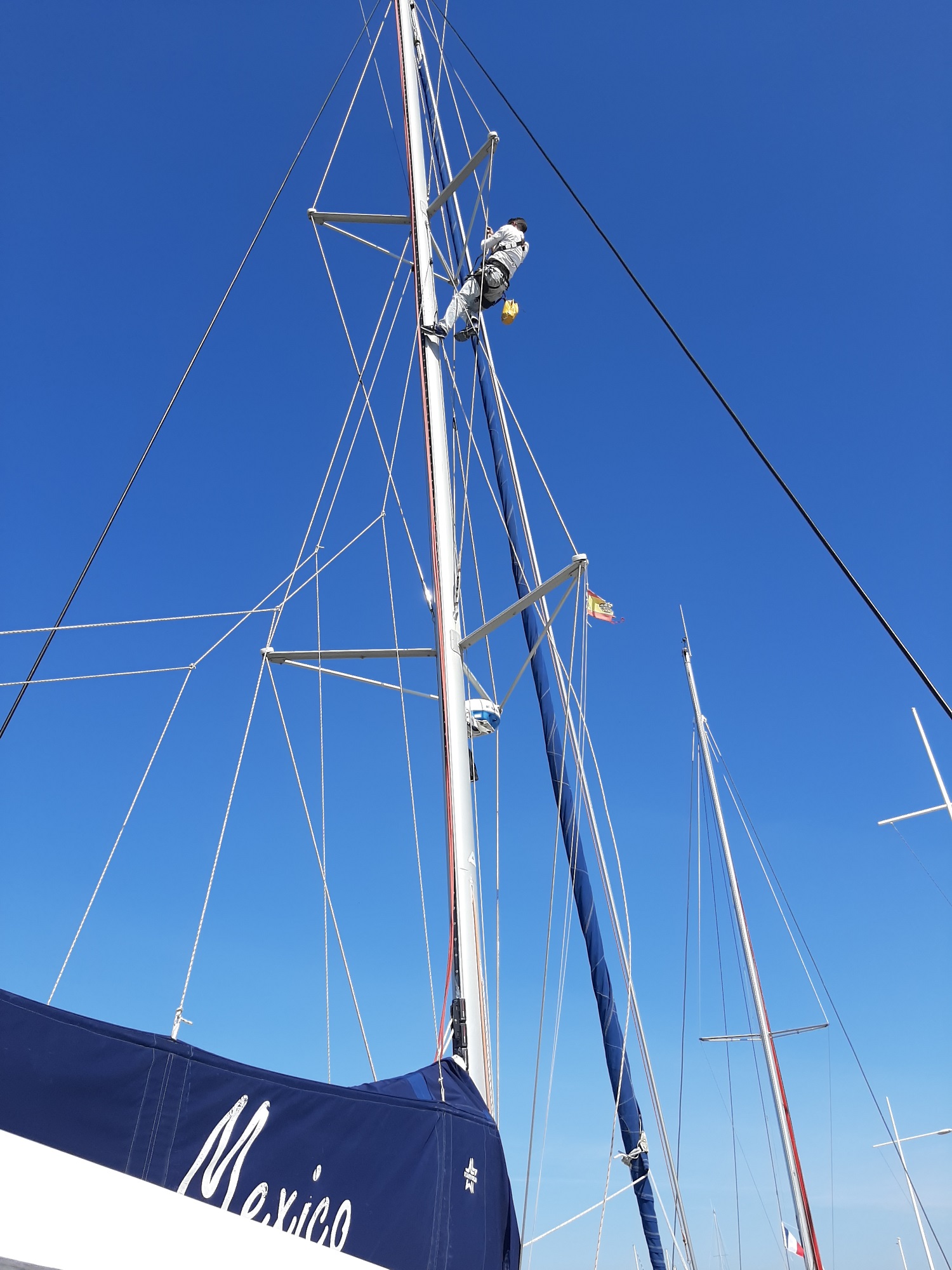 Mast Catana 471