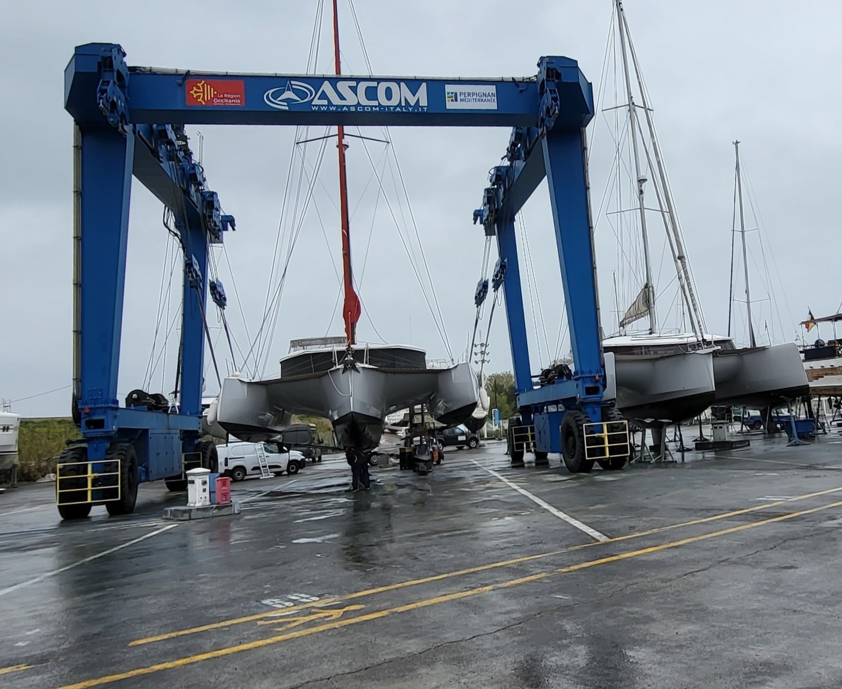 Neel trimarans