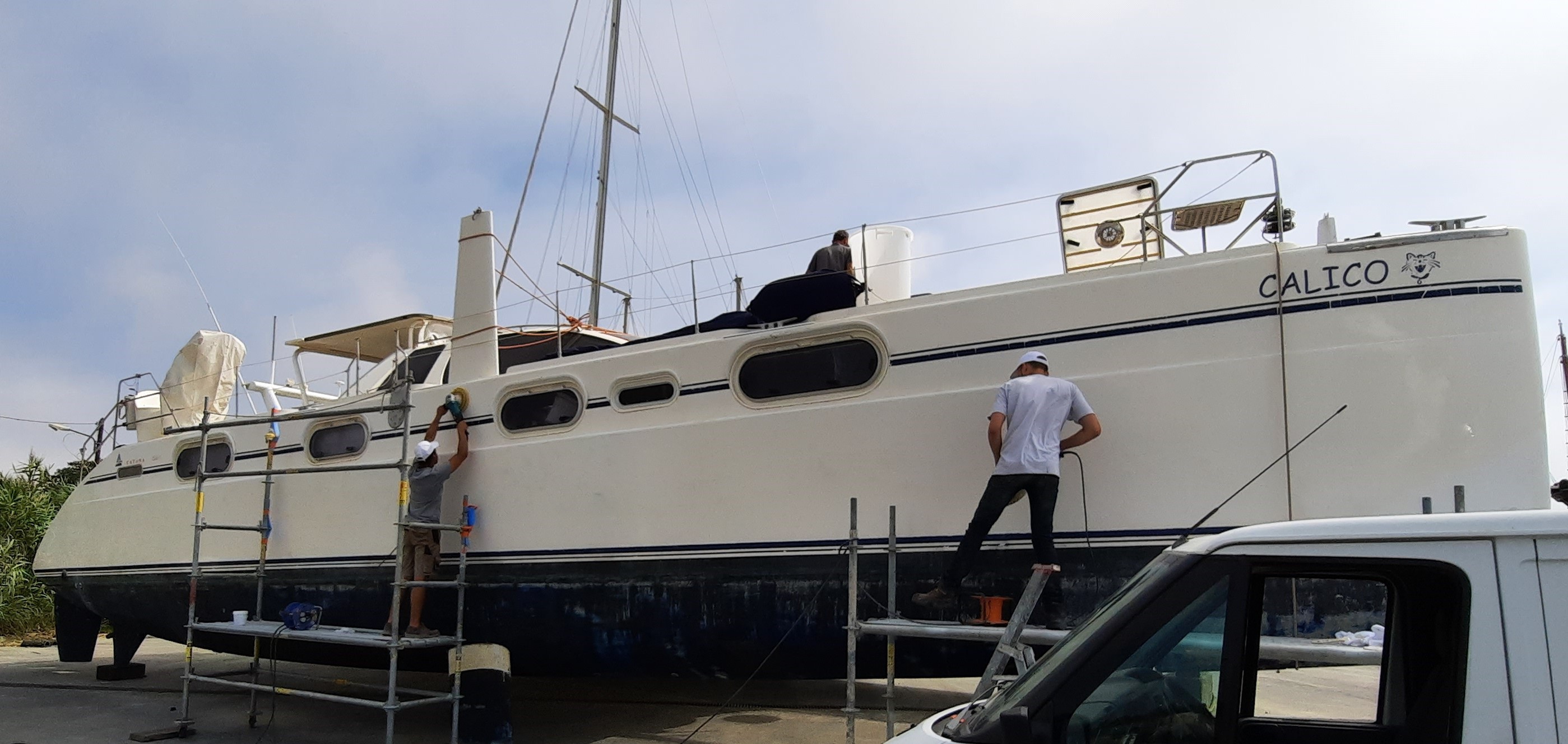 Polish hull catana 581 calico