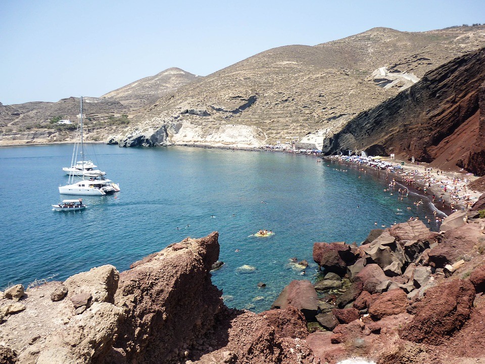 red beach santorini