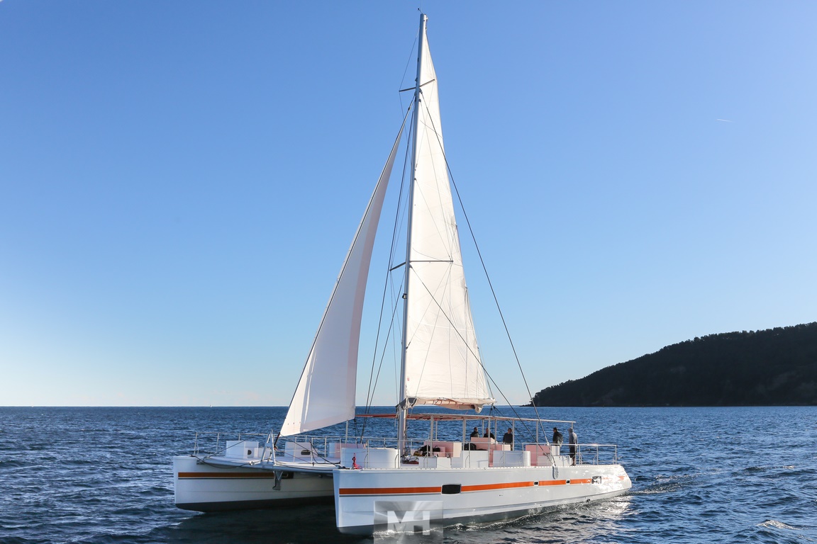 Taino Day Charter 21m