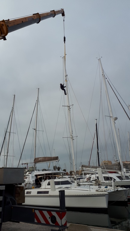 Unstepping Mast Catana 39