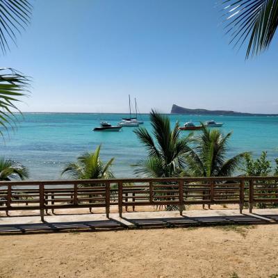 Bain boeuf public beach cap malheureux mauritius