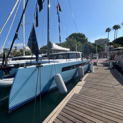 Cannes yachting festival balance catamarans j4 3 