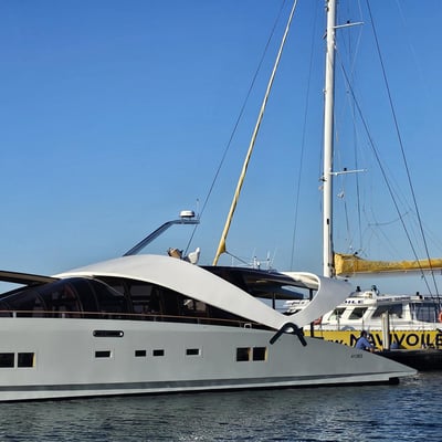 Catamaran breathe me