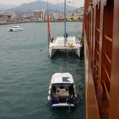 Catamaran loading on cargo