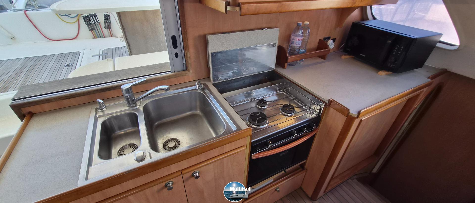 2005 - CATANA 431 Owner's Version