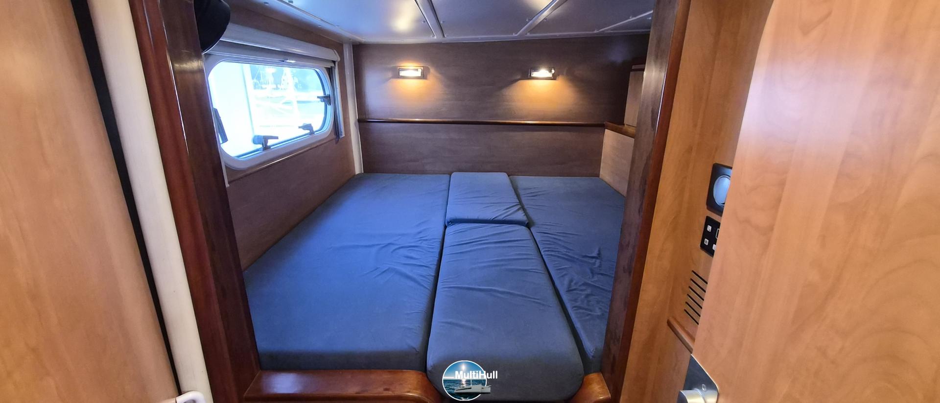 2005 - CATANA 431 Owner's Version