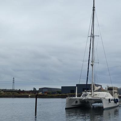 Catana 581