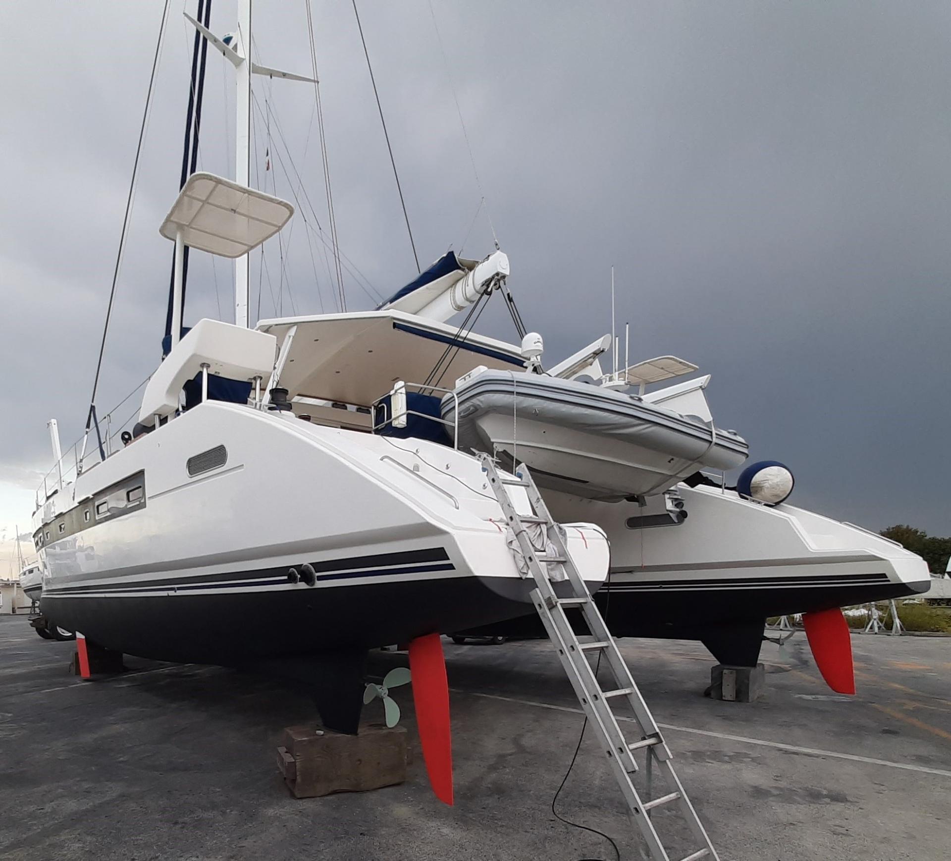 Catana 65