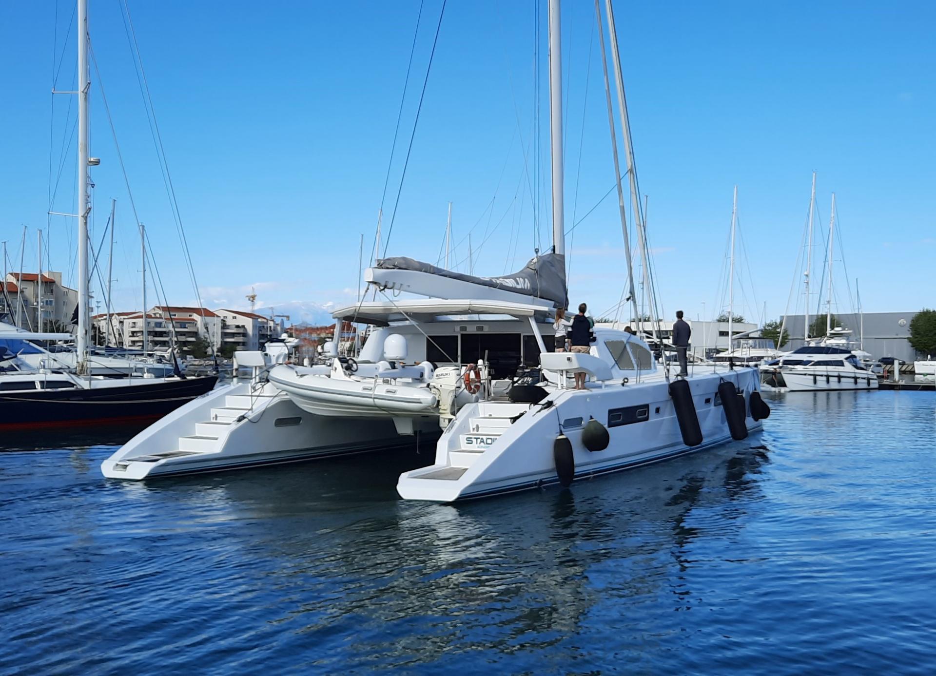 Catana 65 stadium