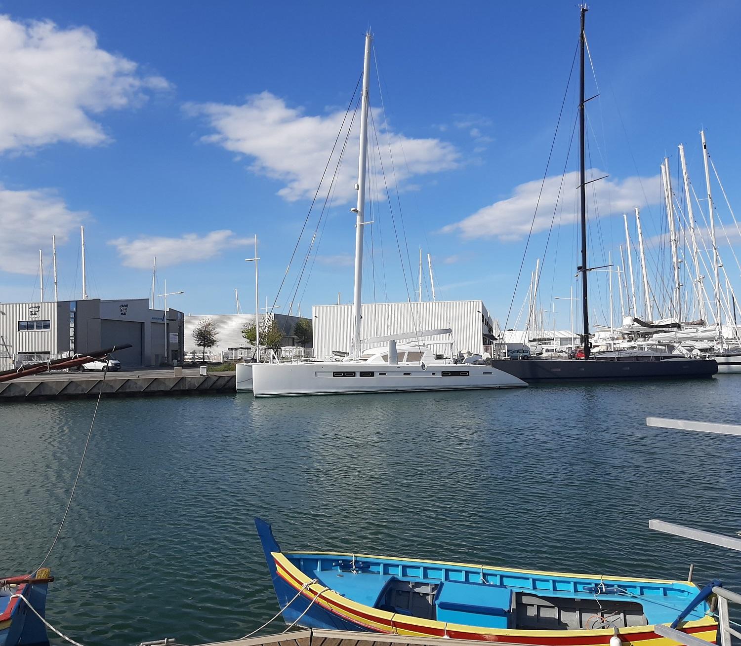 Catana 65 stadium