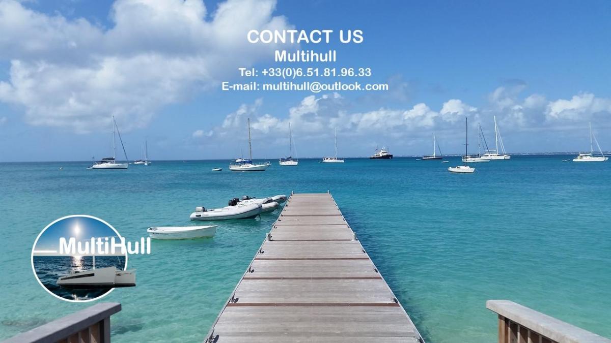 Contact multihull