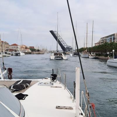 Crossing deck in sete