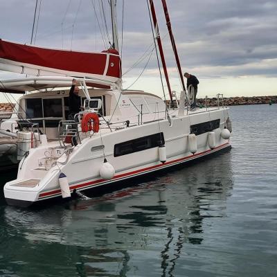 Delivery catana 47 manao