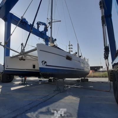 Hauling out catana 471 18 