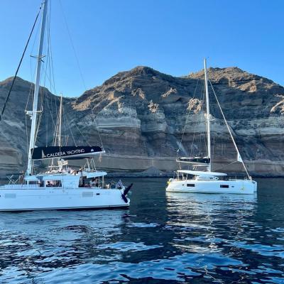 Lagoon 450 42 in santorini greece