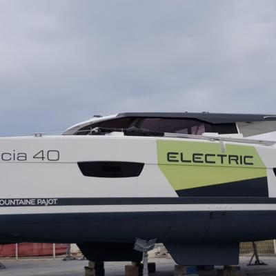 Lucia 40 electric