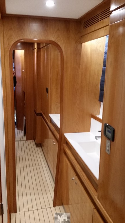 Owners hull catana 65 6 