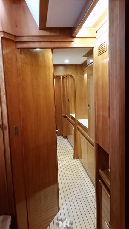 Owners hull catana 65 9 