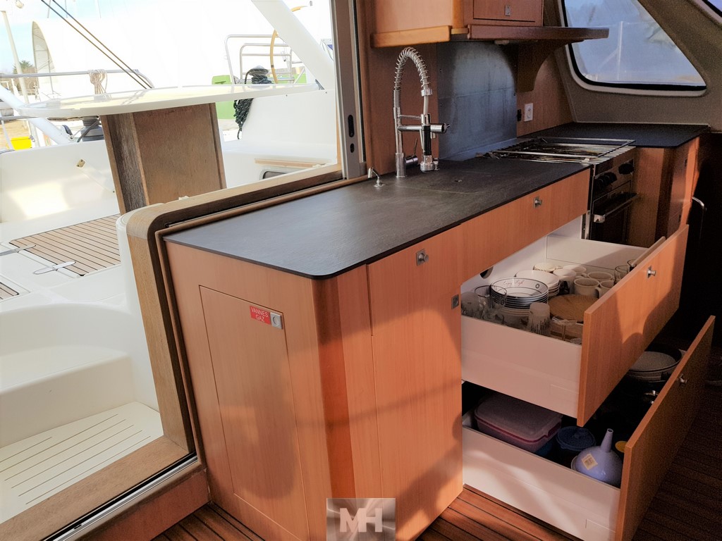 Refit catana 43 14 